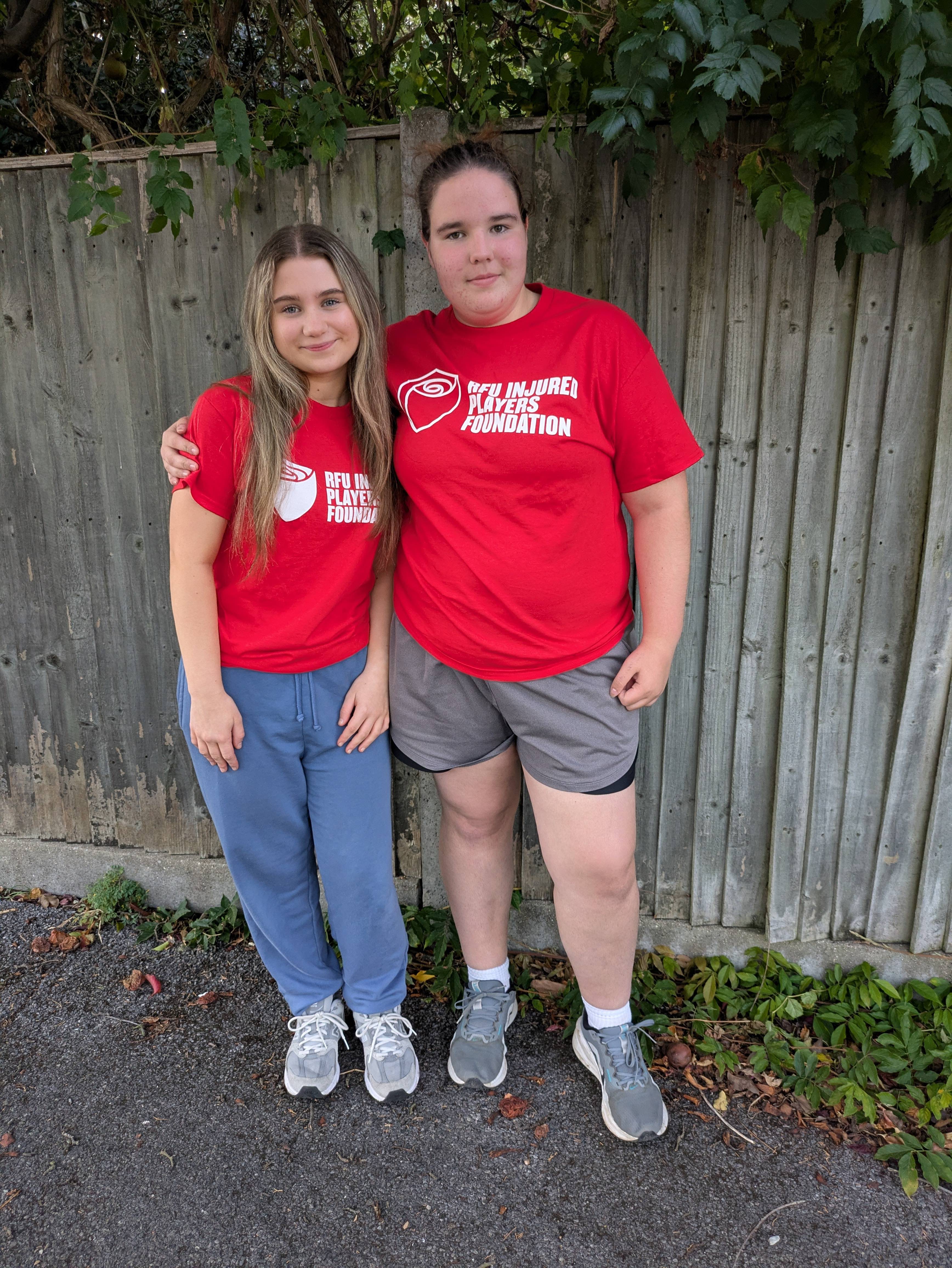 Red Roses inspire two fans to walk 200km for the IPF