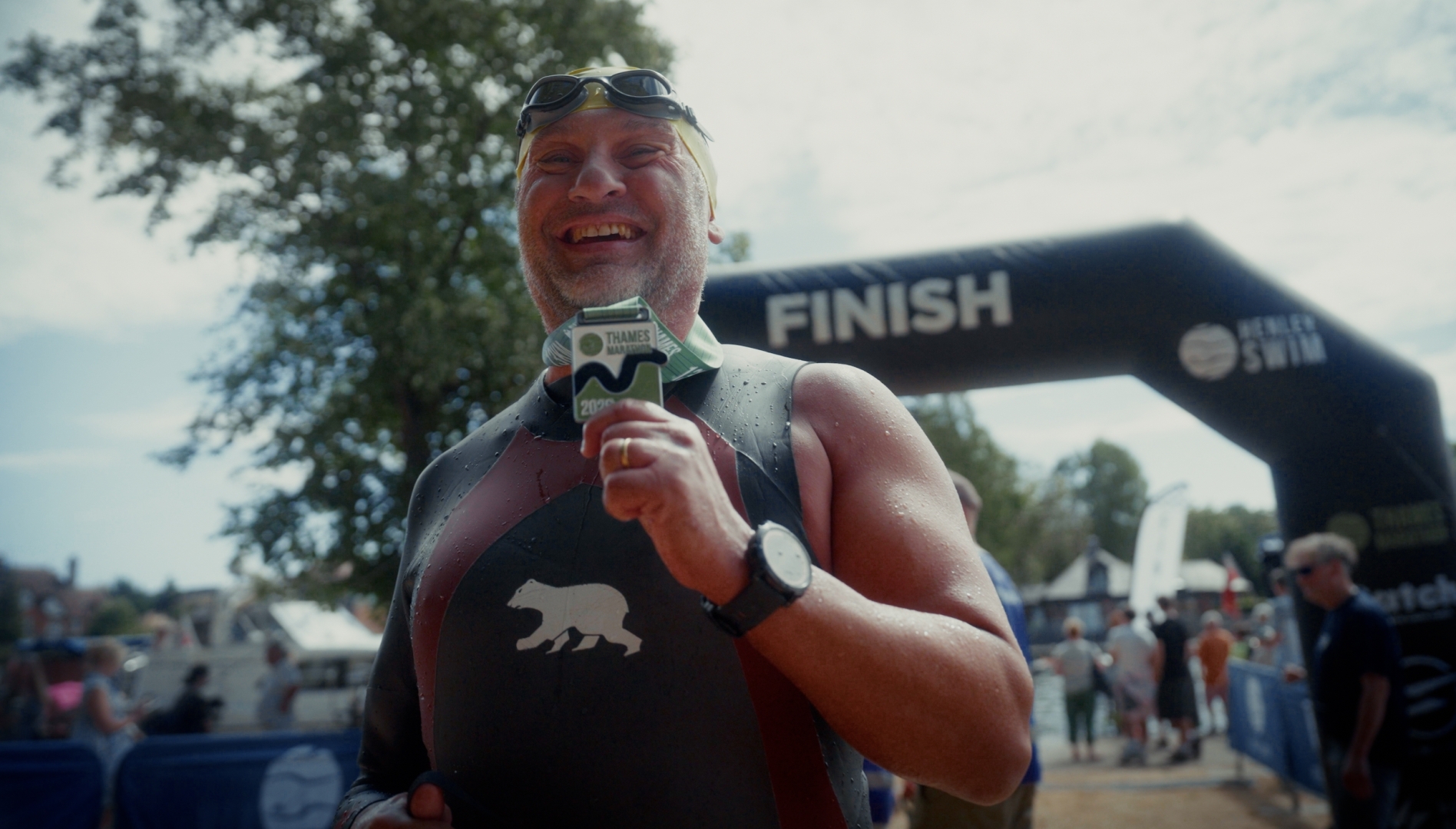 Former rugby player swims Thames Marathon with one working arm for Injured Players Foundation