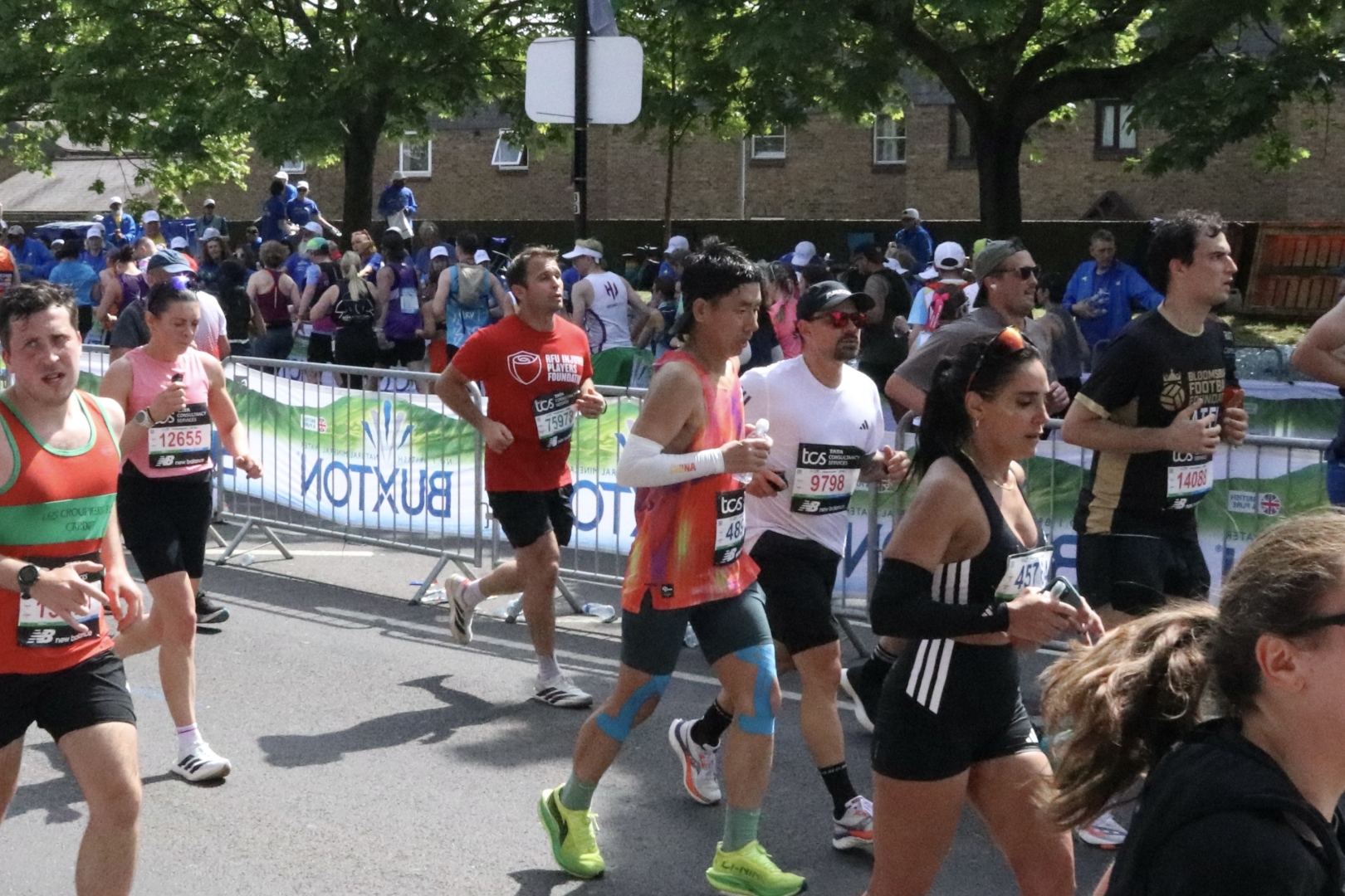 £35,000 raised by rugby community at London Marathon in support of injured players 